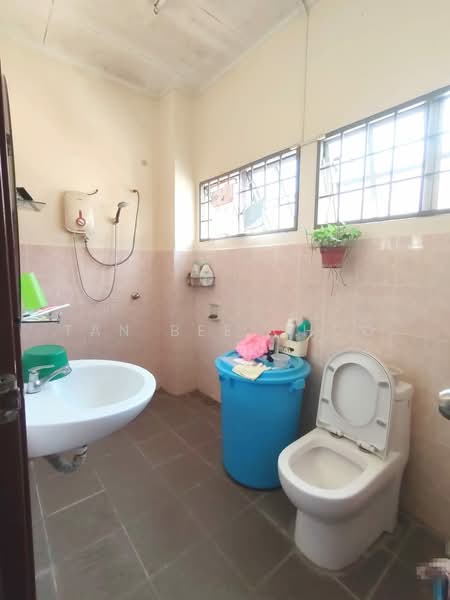 Rumah Teres untuk Dijual di Bandar Bukit Puchong (Puchong) - Tan Bee Choo - Bathroom - PropertyGuru.com.my