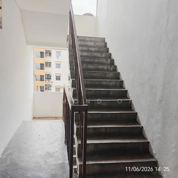Pangsapuri untuk Dijual di Subang Perdana Goodyear Court 5 - Raymond Ong - Interior - PropertyGuru.com.my