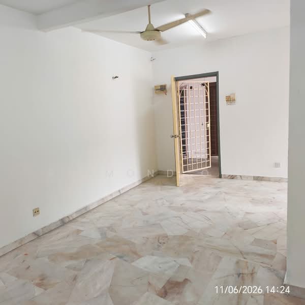 Pangsapuri untuk Dijual di Subang Perdana Goodyear Court 5 - Raymond Ong - Interior - PropertyGuru.com.my