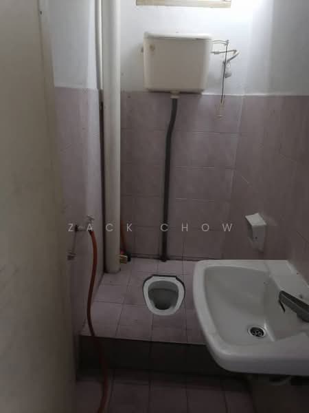 Shop for Sale in Taman Masai Utama (Masai) - Zack Chow - Bathroom - PropertyGuru.com.my