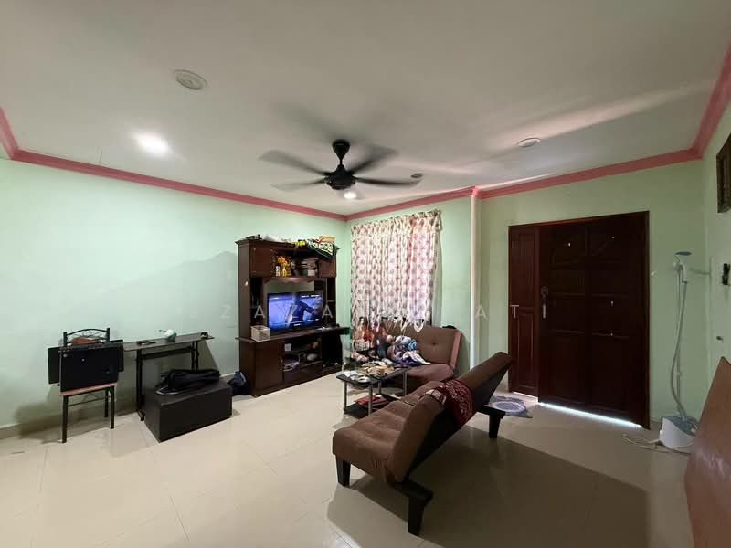 1.5-storey Terraced House for Sale in Seksyen 7 (Kota Damansara) - Izzaza Izzati - Living Room - PropertyGuru.com.my