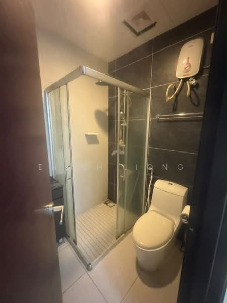 Condominium for Rent at Royal Strand @ Country Garden Danga Bay - Enoch Liong - Bathroom - PropertyGuru.com.my