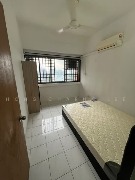 Pangsapuri untuk Disewa di Larkin Utama (Menara Metro Larkin) - Hong Charng Lee - Bedroom - PropertyGuru.com.my