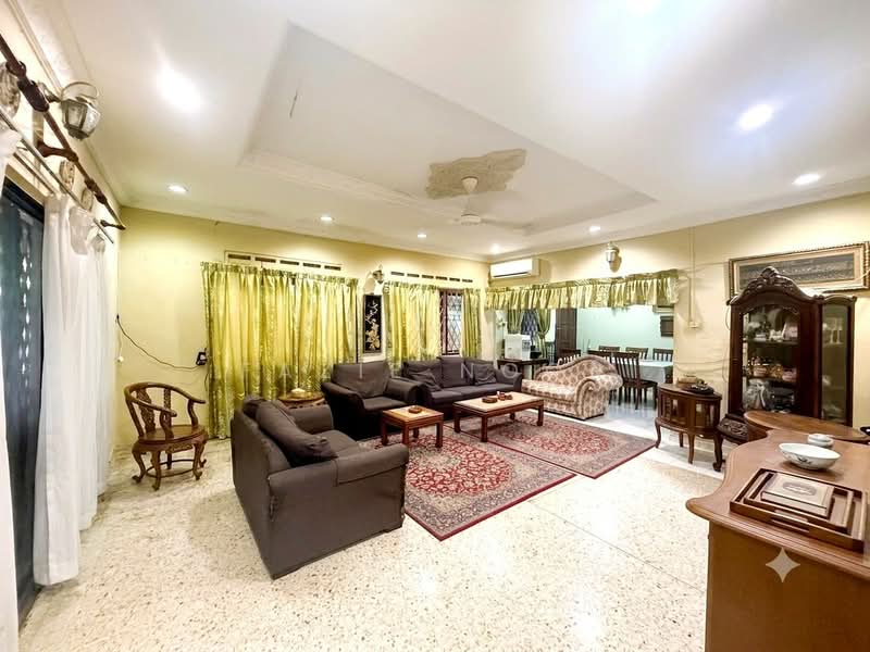 Bungalow House untuk Dijual di Kampung Cheras Baru (Ampang) - Fazie Noor - Living Room - PropertyGuru.com.my
