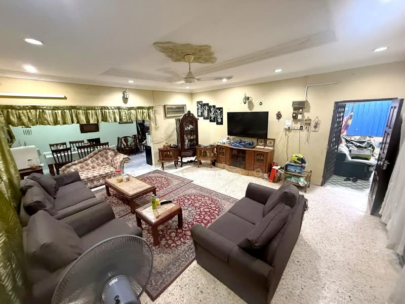 Bungalow House untuk Dijual di Kampung Cheras Baru (Ampang) - Fazie Noor - Living Room - PropertyGuru.com.my