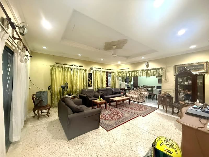 Bungalow House untuk Dijual di Kampung Cheras Baru (Ampang) - Fazie Noor - Living Room - PropertyGuru.com.my