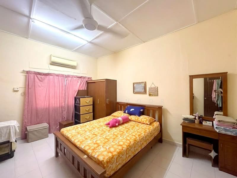 Bungalow House untuk Dijual di Kampung Cheras Baru (Ampang) - Fazie Noor - Bedroom - PropertyGuru.com.my