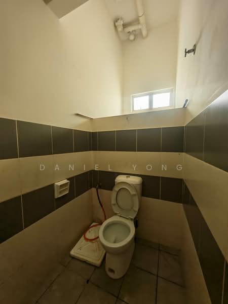 Shop for Rent in Taman Setia Indah (Tebrau) - Daniel Yong - Bathroom - PropertyGuru.com.my