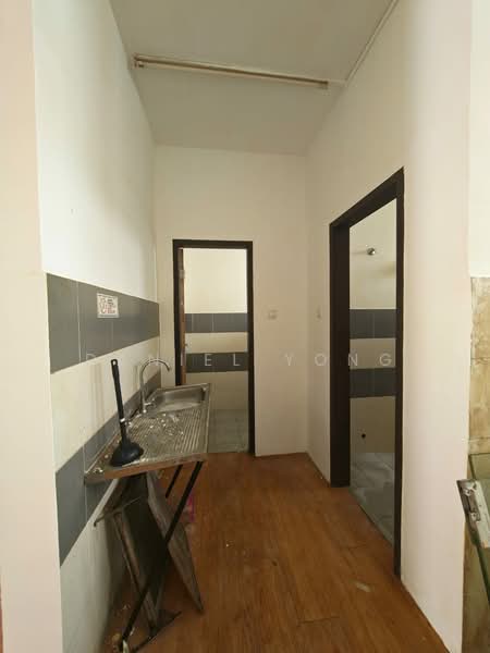 Shop for Rent in Taman Setia Indah (Tebrau) - Daniel Yong - Interior - PropertyGuru.com.my