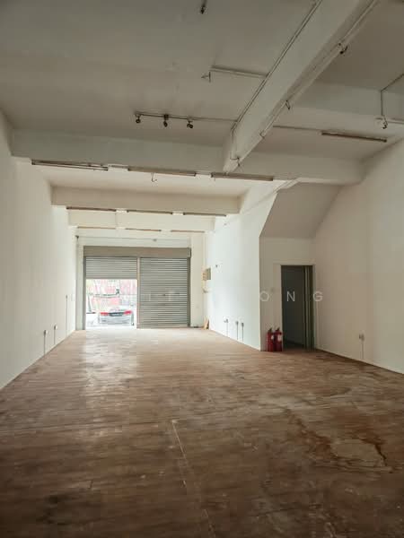 Shop for Rent in Taman Setia Indah (Tebrau) - Daniel Yong - Interior - PropertyGuru.com.my