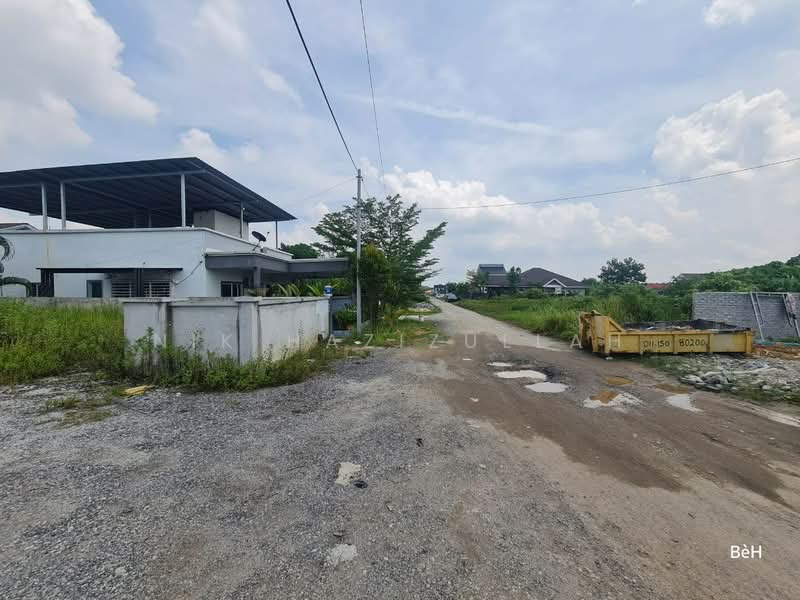 Tanah Kediaman untuk Dijual di Kampung Jalan Kebun (Shah Alam) - Nik Hazizullah - PropertyGuru.com.my