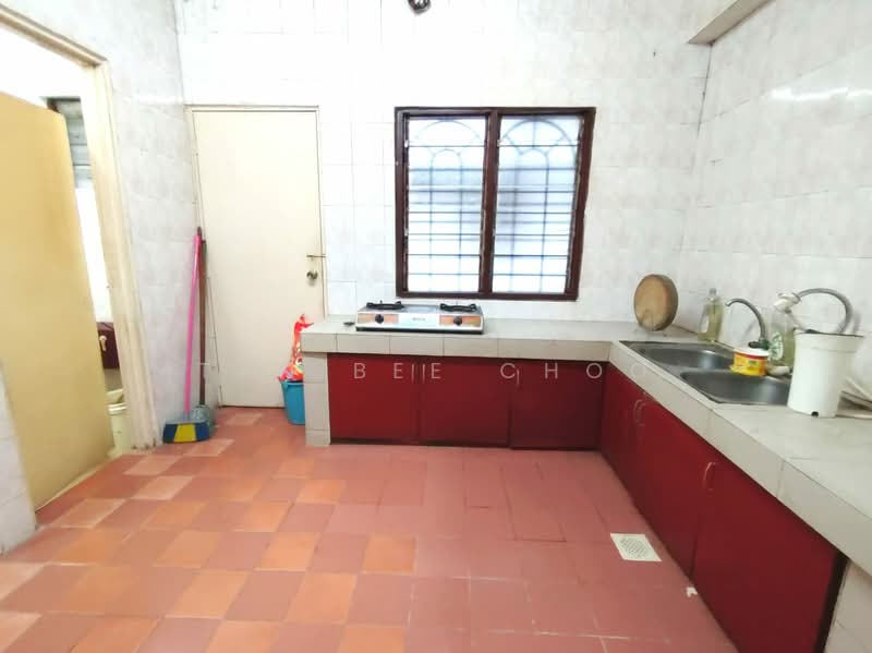 Rumah Teres 2-Tingkat untuk Dijual di Bandar Kinrara Seksyen 1 (Bandar Kinrara) - Tan Bee Choo - Kitchen - PropertyGuru.com.my