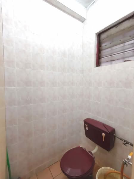 Rumah Teres 2-Tingkat untuk Dijual di Bandar Kinrara Seksyen 1 (Bandar Kinrara) - Tan Bee Choo - Bathroom - PropertyGuru.com.my