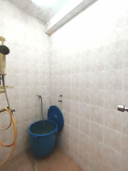 Rumah Teres 2-Tingkat untuk Dijual di Bandar Kinrara Seksyen 1 (Bandar Kinrara) - Tan Bee Choo - Bathroom - PropertyGuru.com.my