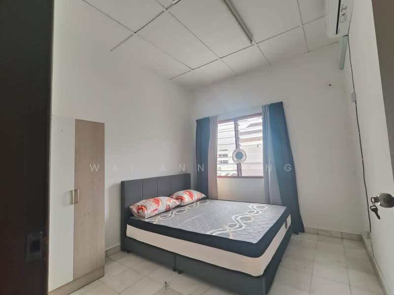 Rumah Teres 2-Tingkat untuk Disewa di Taman Muhibbah (Seri Kembangan) - Wai Ann Teng - Bedroom - PropertyGuru.com.my