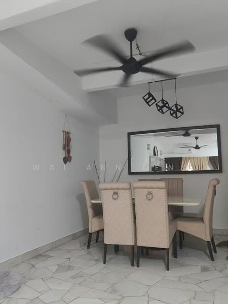 Rumah Teres 2-Tingkat untuk Disewa di Taman Muhibbah (Seri Kembangan) - Wai Ann Teng - Dining Room - PropertyGuru.com.my