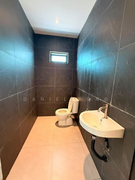 Rumah Teres 2-Tingkat untuk Dijual di Skudai (Johor) - Daniel Yong - Bathroom - PropertyGuru.com.my