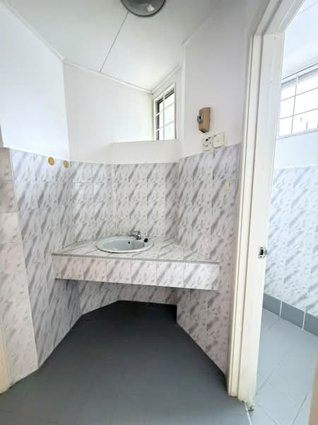 Rumah Teres 2-Tingkat untuk Dijual di Bandar Utama (Selangor) - Lisa Low - Bathroom - PropertyGuru.com.my
