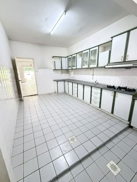 Rumah Teres 2-Tingkat untuk Dijual di Bandar Utama (Selangor) - Lisa Low - Kitchen - PropertyGuru.com.my
