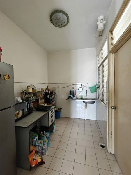 Pangsapuri untuk Dijual di Idaman Senibong - Daniel Yong - Kitchen - PropertyGuru.com.my