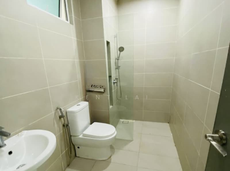 Kondominium untuk Dijual di Setia Pinnacle - Kent Lai - Bathroom - PropertyGuru.com.my