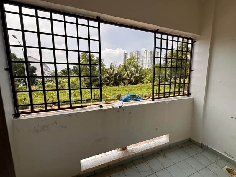 Pangsapuri untuk Dijual di Lily & Jasmine Apartment - Daniel Yong - Balcony - PropertyGuru.com.my