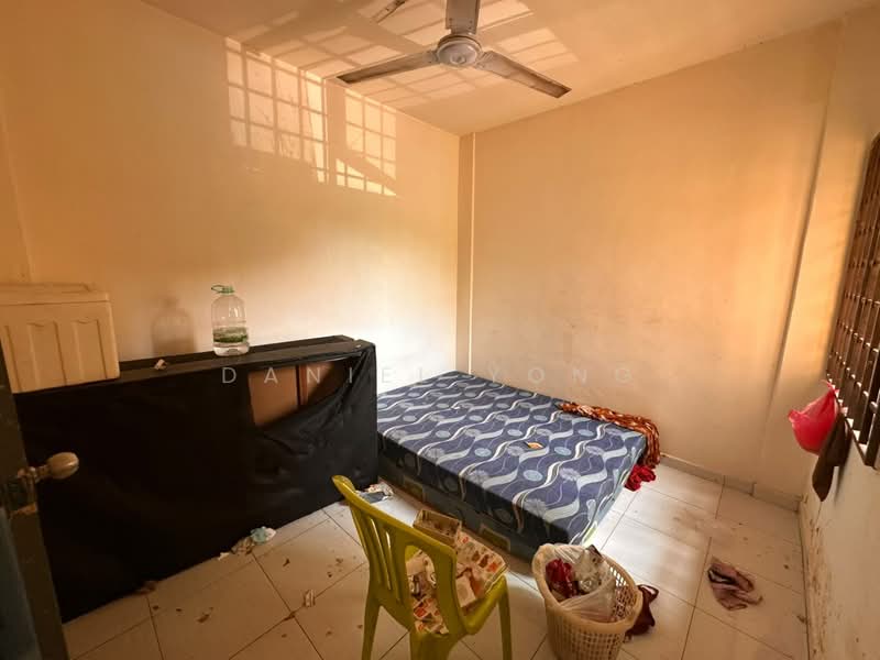 Pangsapuri untuk Dijual di Lily & Jasmine Apartment - Daniel Yong - Bedroom - PropertyGuru.com.my