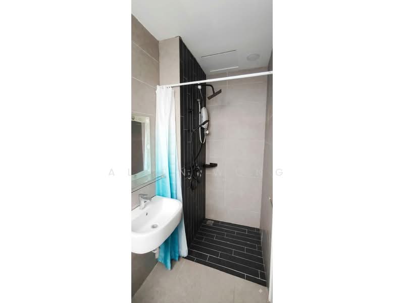 Service Residence for Rent at H2O Residences - Allen Wong - Common Bathroom - PropertyGuru.com.my