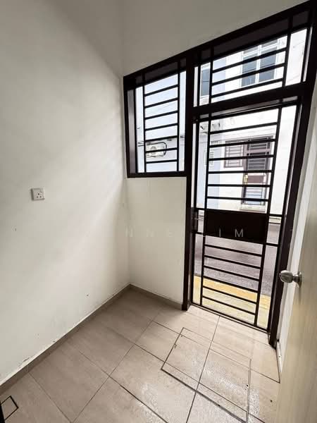 2-storey Terraced House for Sale in Bandar Layangkasa (Pasir Gudang) - Yvonne Lim - Entrance - PropertyGuru.com.my