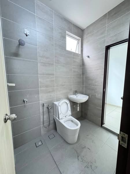 2-storey Terraced House for Sale in Bandar Layangkasa (Pasir Gudang) - Yvonne Lim - Bathroom - PropertyGuru.com.my