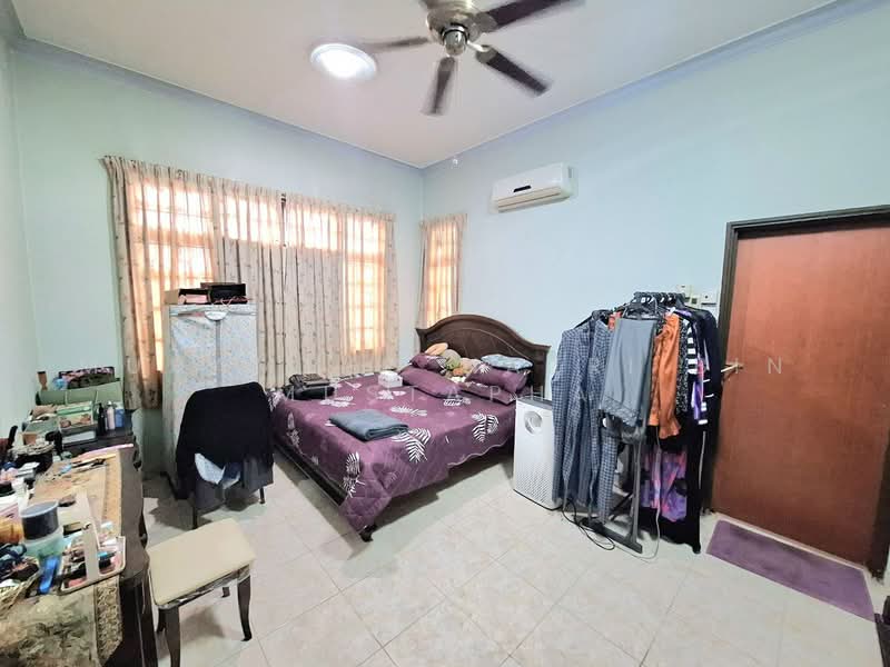 Bungalow House untuk Dijual di Seksyen 9 (Shah Alam) - Muhammed Nazri bin Mustapha - Bedroom - PropertyGuru.com.my