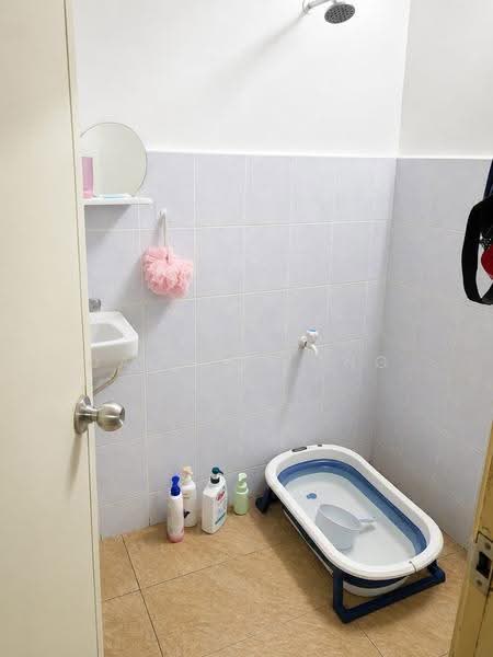 Rumah Flat untuk Dijual di Setia Indah Flat - Daniel Yong - Bathroom - PropertyGuru.com.my