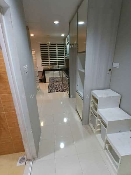 Rumah Kluster untuk Dijual di Bandar Saujana Putra (Tanjong Duabelas) - Irwan Affandi - Kitchen - PropertyGuru.com.my