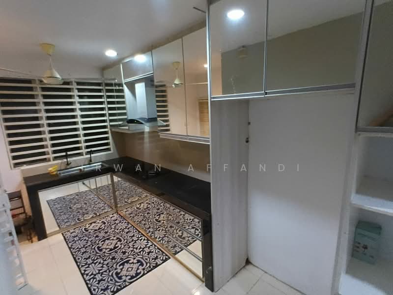 Rumah Kluster untuk Dijual di Bandar Saujana Putra (Tanjong Duabelas) - Irwan Affandi - Kitchen - PropertyGuru.com.my