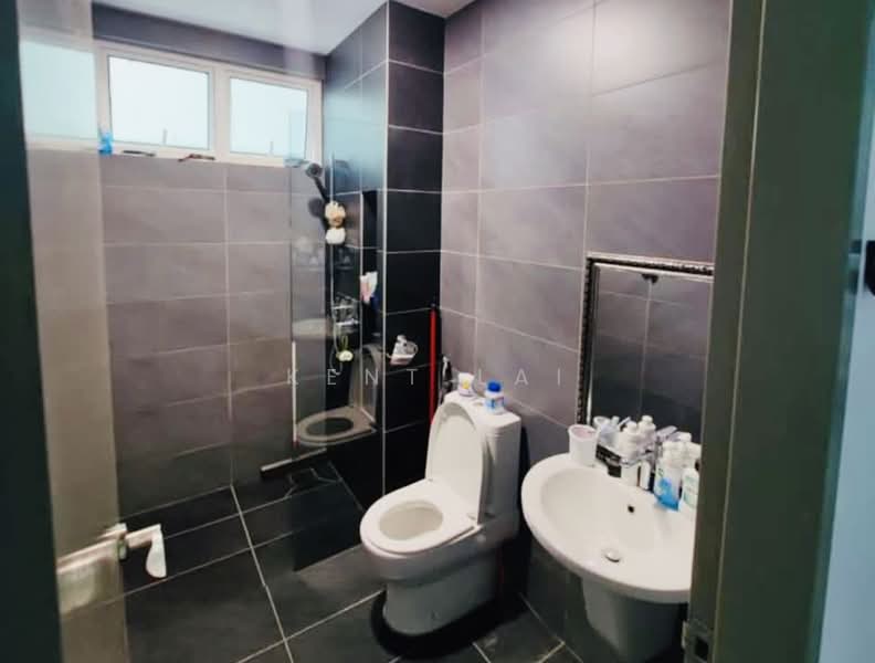 Kondominium untuk Dijual di Setia Pinnacle - Kent Lai - Bathroom - PropertyGuru.com.my
