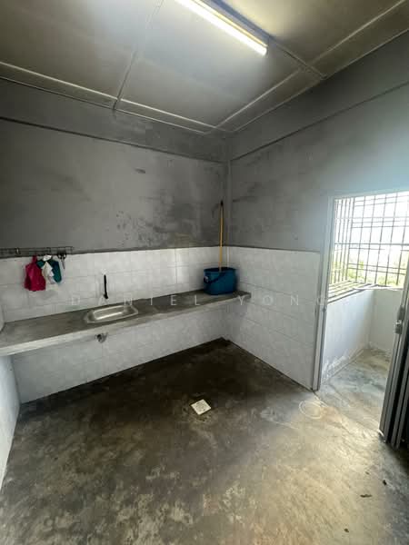 Rumah Flat untuk Dijual di Taman Megah Ria - Daniel Yong - Kitchen - PropertyGuru.com.my