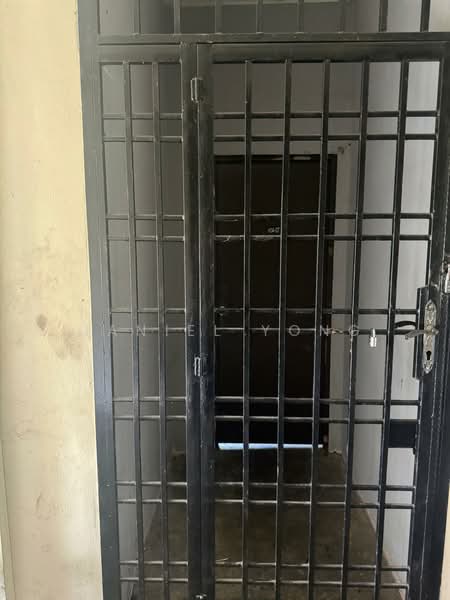 Rumah Flat untuk Dijual di Taman Megah Ria - Daniel Yong - Entrance - PropertyGuru.com.my