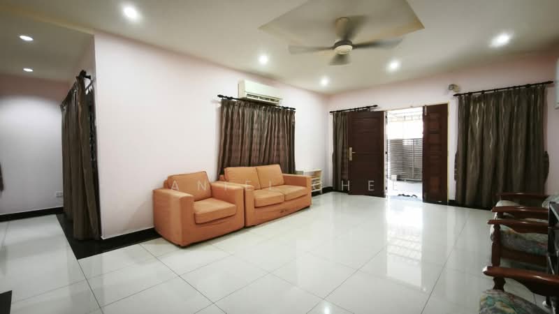 Rumah Berkembar untuk Disewa di Taman Ipoh Selatan (Ipoh) - Daniel Chee - Living Hall 1 - PropertyGuru.com.my