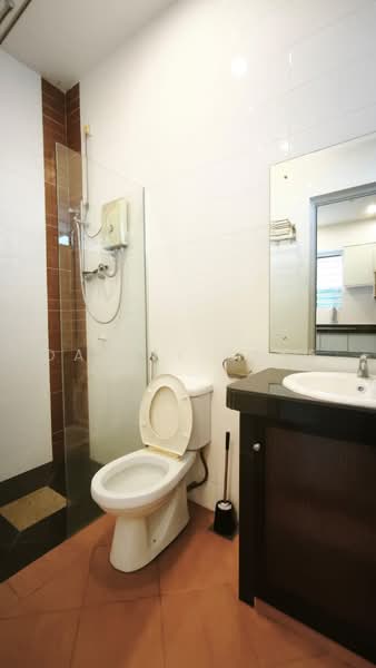 Rumah Berkembar untuk Disewa di Taman Ipoh Selatan (Ipoh) - Daniel Chee - Downstair Bathroom - PropertyGuru.com.my