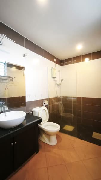 Rumah Berkembar untuk Disewa di Taman Ipoh Selatan (Ipoh) - Daniel Chee - Master Bathroom - PropertyGuru.com.my