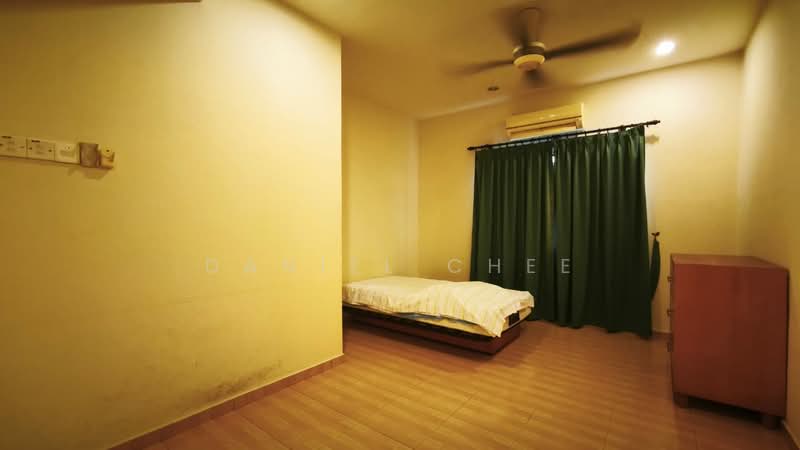 Rumah Berkembar untuk Disewa di Taman Ipoh Selatan (Ipoh) - Daniel Chee - Bedroom 2 - PropertyGuru.com.my