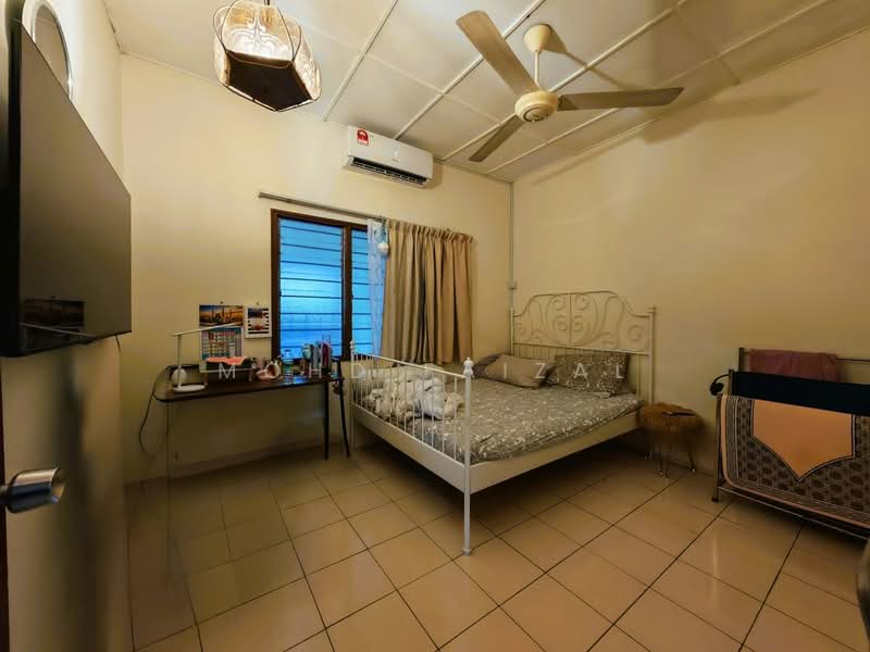 Rumah Teres 1-Tingkat untuk Dijual di Ulu Kelang (Selangor) - Mohd Faizal - Bedroom - PropertyGuru.com.my