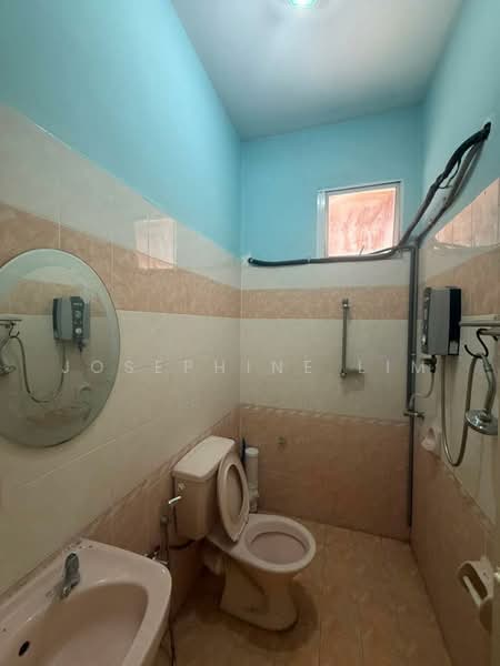 Rumah Berkembar untuk Disewa di Taman Bukit Minyak Indah (Bukit Minyak) - Josephine Lim - Bathroom - PropertyGuru.com.my