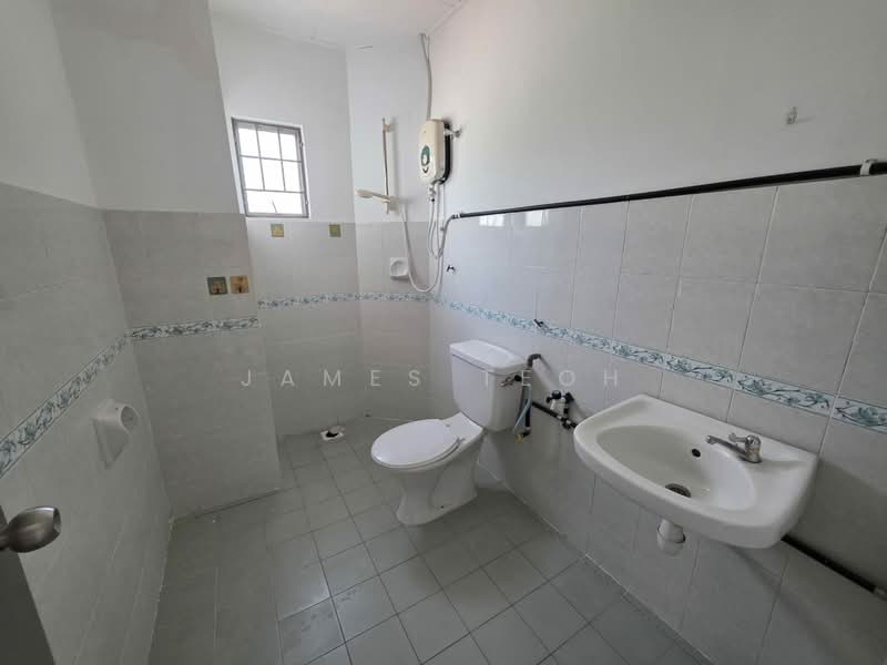 Rumah Teres 2-Tingkat untuk Dijual di Bandar Puteri Klang (Klang) - James Teoh - Bathroom - PropertyGuru.com.my