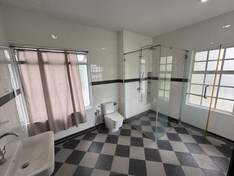 Semi-Detached House for Rent in Cyberjaya (Selangor) - Jason Chiam - Bathroom - PropertyGuru.com.my