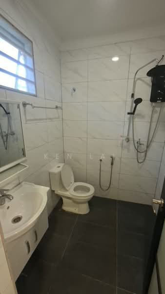 Bungalow House untuk Dijual di Bandar Rinching (Semenyih) - Ken Lai - Bathroom - PropertyGuru.com.my