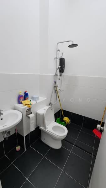 Terraced House for Sale in Kota Masai (Pasir Gudang) - Daniel Yong - Bathroom - PropertyGuru.com.my