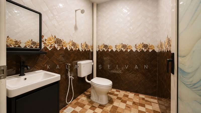 1-storey Terraced House for Sale in Bandar Putra (Kulai) - Kalai Selvan - Bathroom - PropertyGuru.com.my