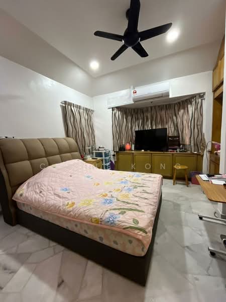 Rumah Berkembar untuk Dijual di Bandar Kinrara Seksyen 1 (Bandar Kinrara) - Celine Kong - Bedroom - PropertyGuru.com.my