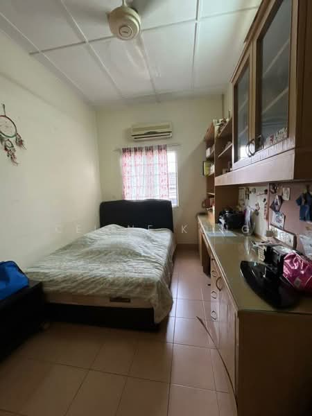 Rumah Berkembar untuk Dijual di Bandar Kinrara Seksyen 1 (Bandar Kinrara) - Celine Kong - Bedroom - PropertyGuru.com.my